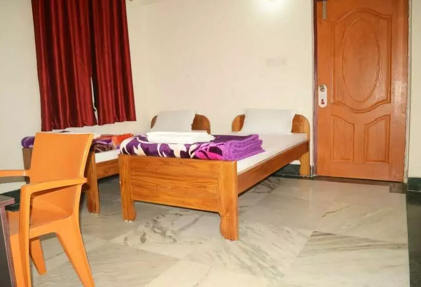 اتاق لوکس, Alok House