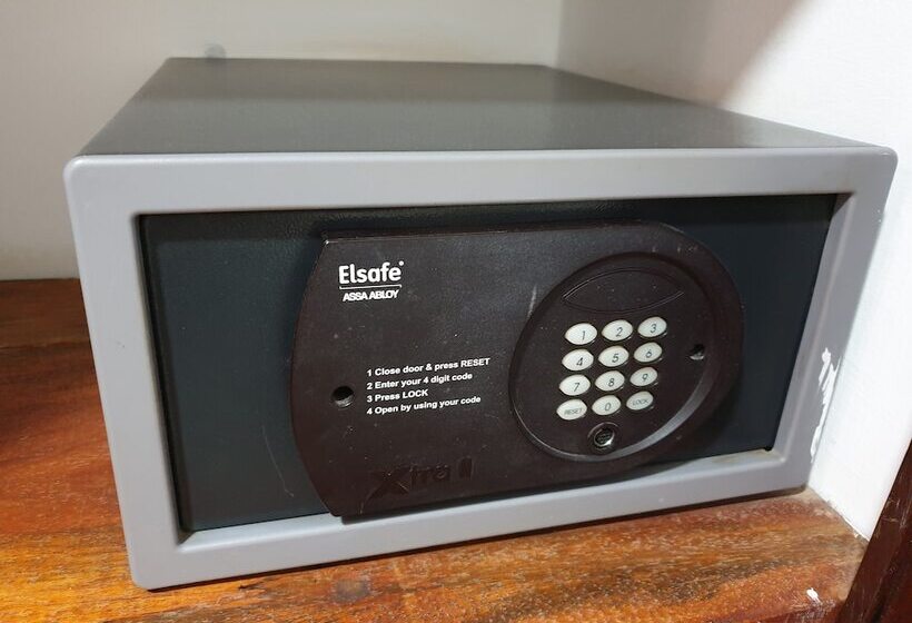 سوییت لوکس, Djeliba Resort