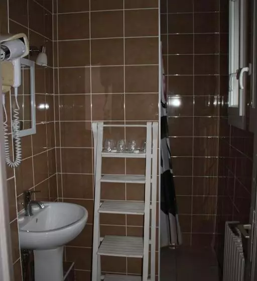 スタンダード４人部屋, Hôtel De La Beauronne