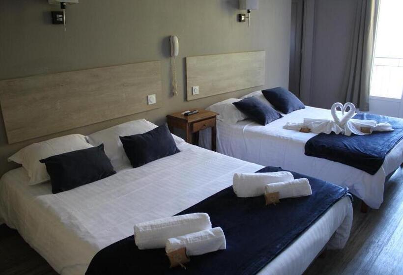 חדר סטנדרט לארבעה, Hôtel De La Beauronne