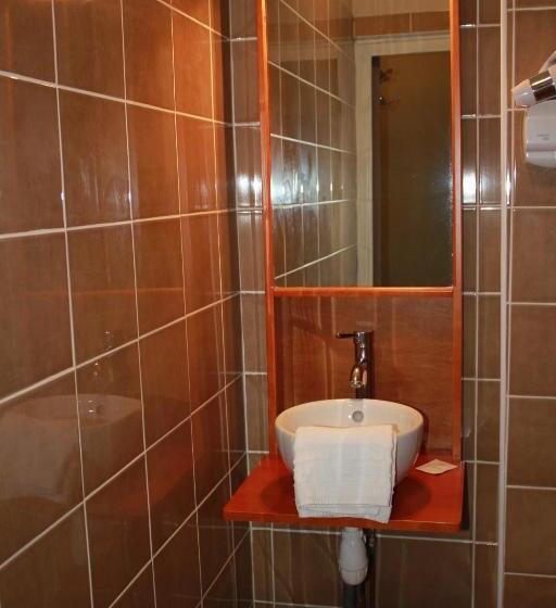 חדר סטנדרט יחיד, Hôtel De La Beauronne