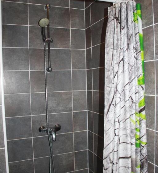 חדר סטנדרט לשלושה, Hôtel De La Beauronne