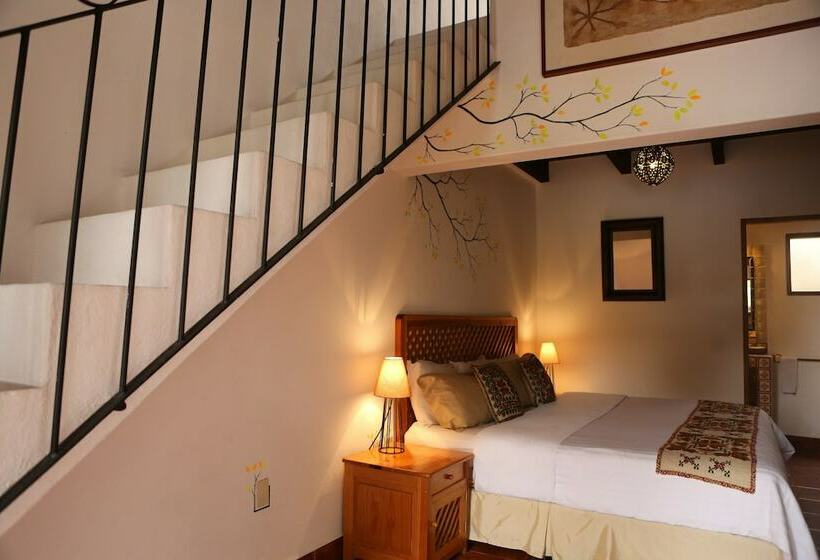 اتاق استاندارد چهار تخته, Las Caballerizas