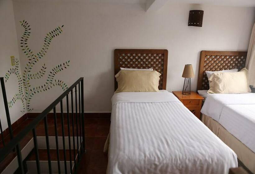 اتاق استاندارد چهار تخته, Las Caballerizas