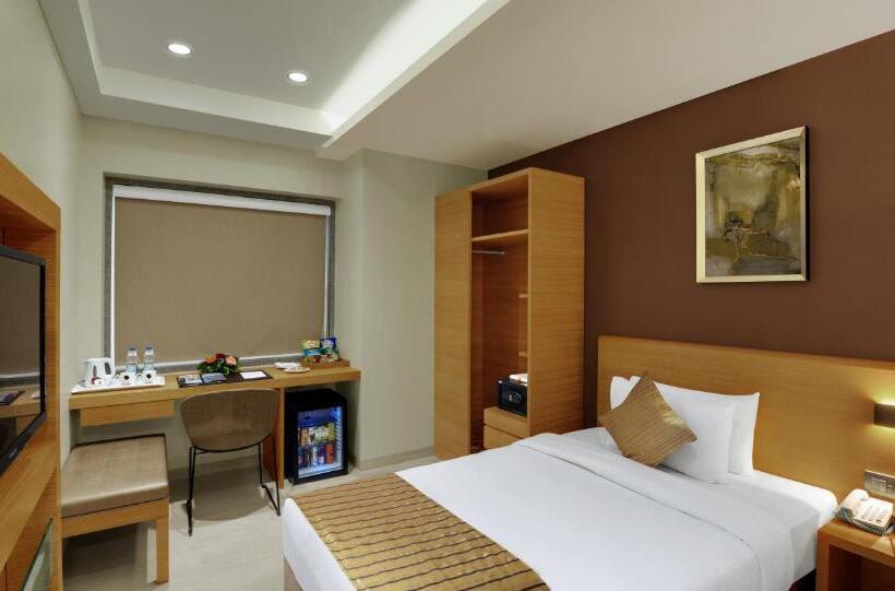 غرفة إدارية فردية, Suba Elite Vadodara