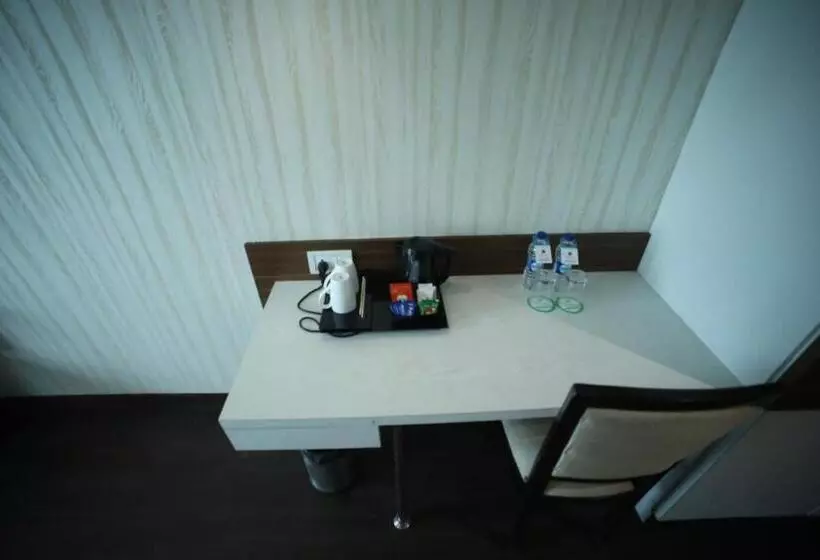 デラックスルーム, The Byke Suraj Plaza Pure Veg, Thane