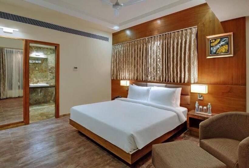 Suite, The Fern Residency Somnath