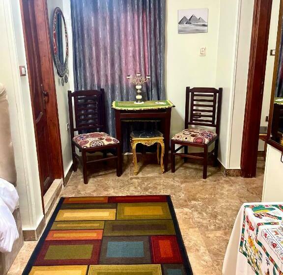 اتاق استاندارد سه تخته با چشم‌انداز, Sphinx Palace Pyramids View Inn