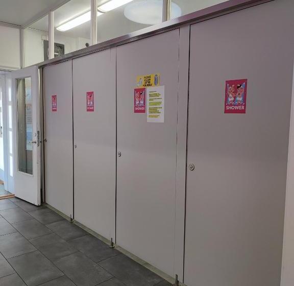 اتاق چهار تخته با دستشویی مشترک, Hostel B47