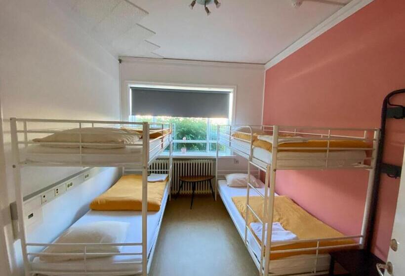 اتاق چهار تخته با دستشویی مشترک, Hostel B47