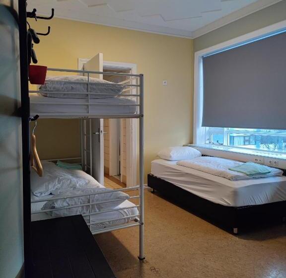 اتاق خانوادگی, Hostel B47