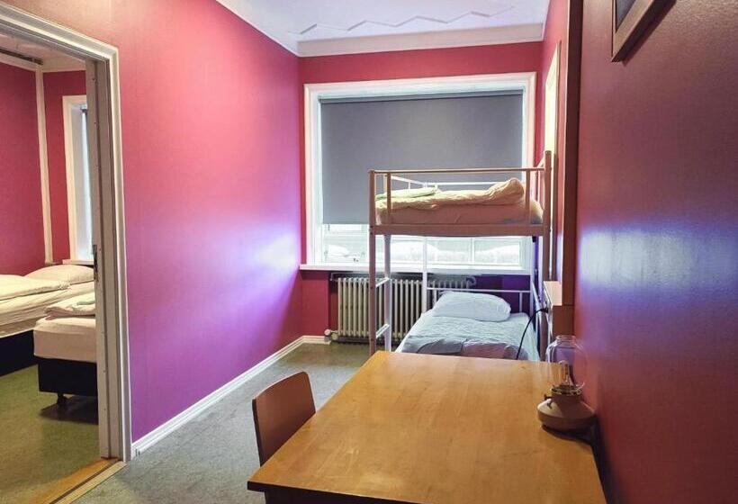 اتاق خانوادگی, Hostel B47