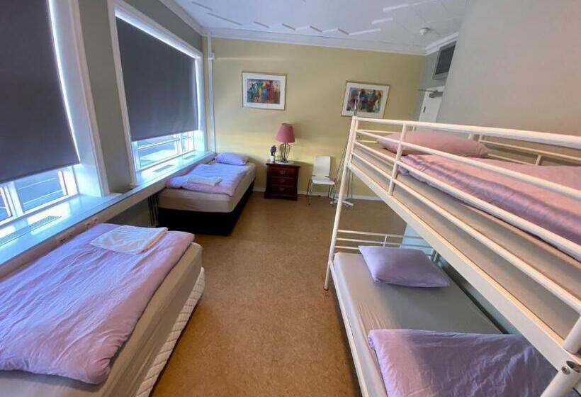 اتاق خانوادگی, Hostel B47