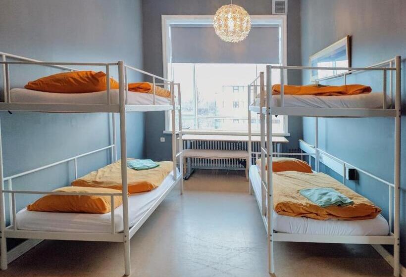 اتاق خانوادگی با سرویس بهداشتی مشترک, Hostel B47