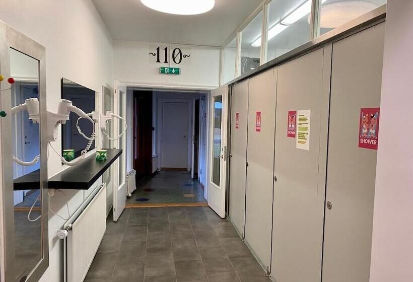 اتاق استاندارد با سرویس بهداشتی مشترک, Hostel B47