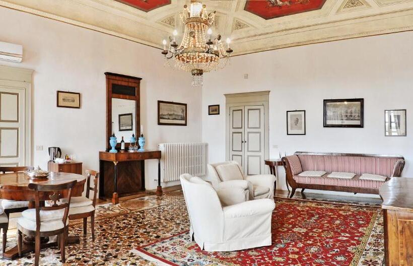 סוויטה דלוקס, Castello Di Monterado