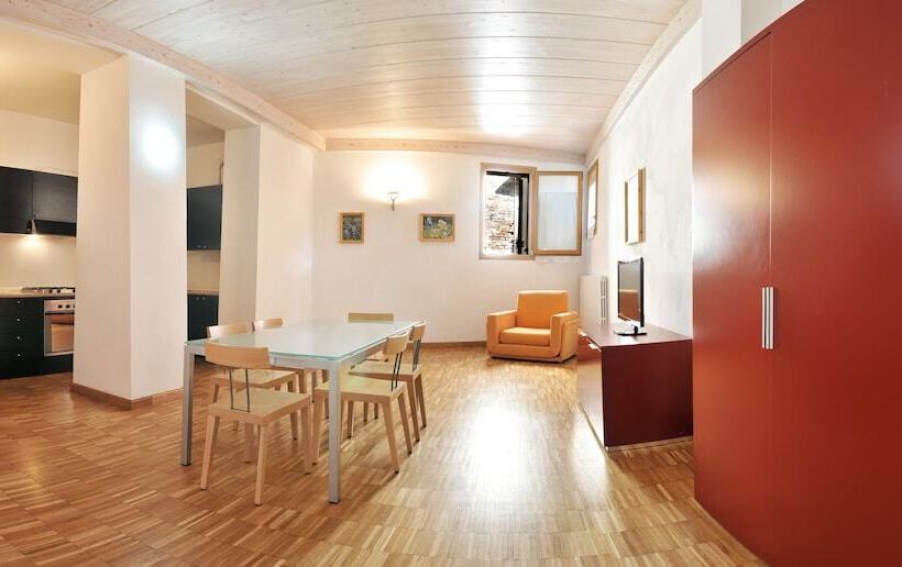 דירת חדר, Castello Di Monterado