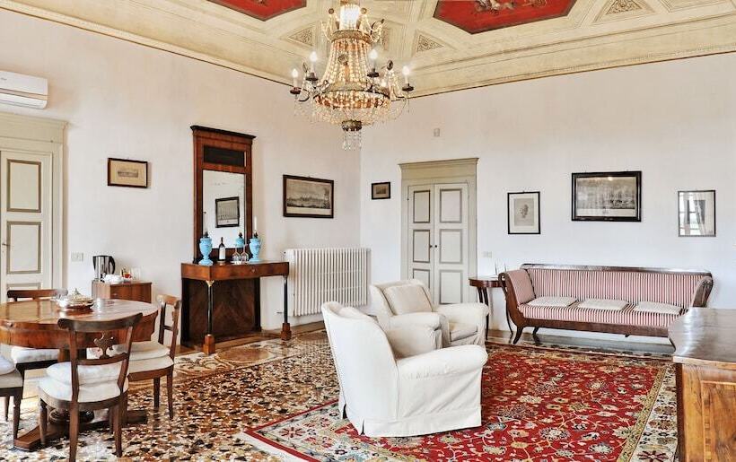 סוויטה דלוקס, Castello Di Monterado