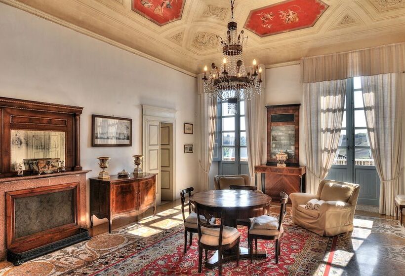 סוויטה דלוקס, Castello Di Monterado