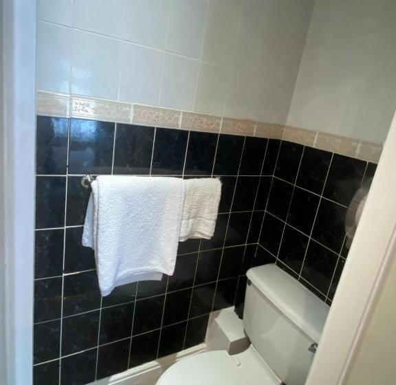 Номер Стандарт, Grange House