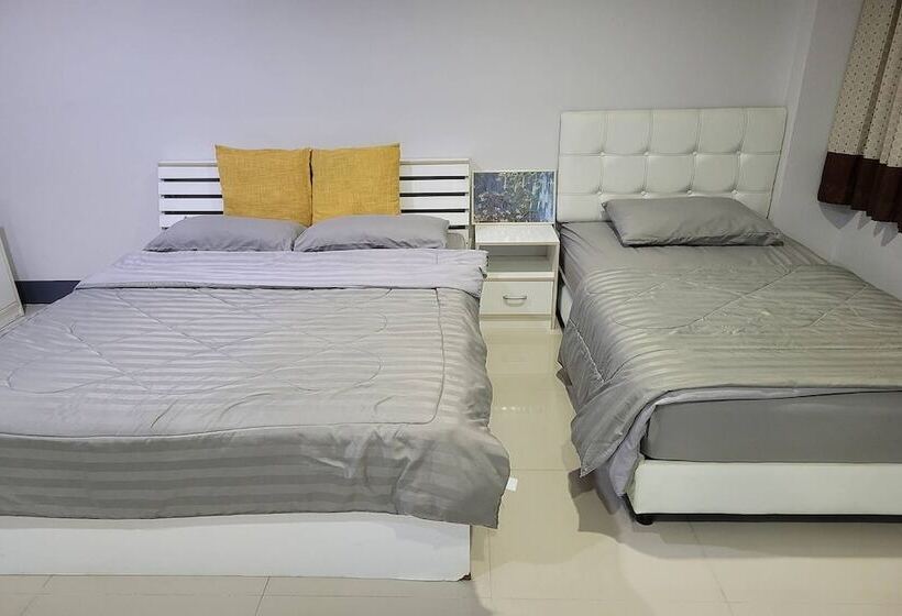 غرفة عائلية, Kaewchantra Mansion