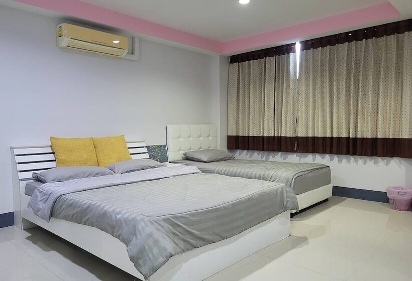 غرفة عائلية, Kaewchantra Mansion