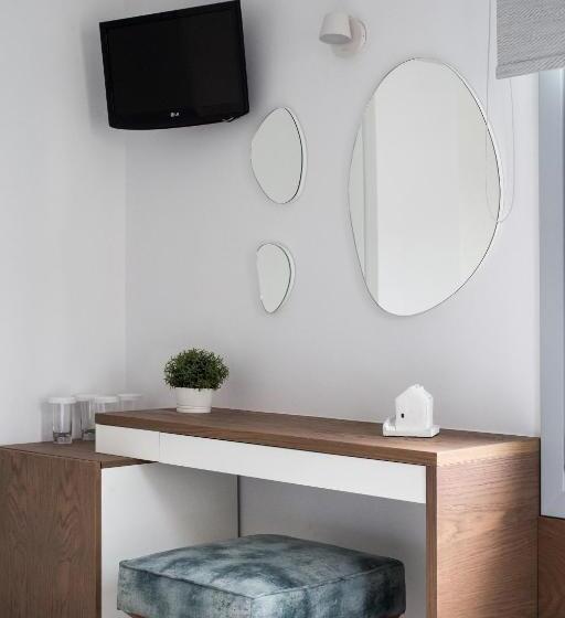 דירת שני חדרים, Klimis