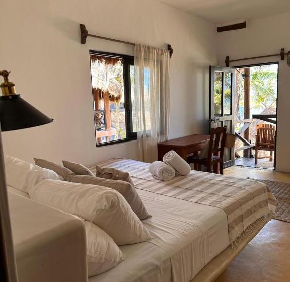 מיטת קינג בסוויטה, La Conchita Tulum