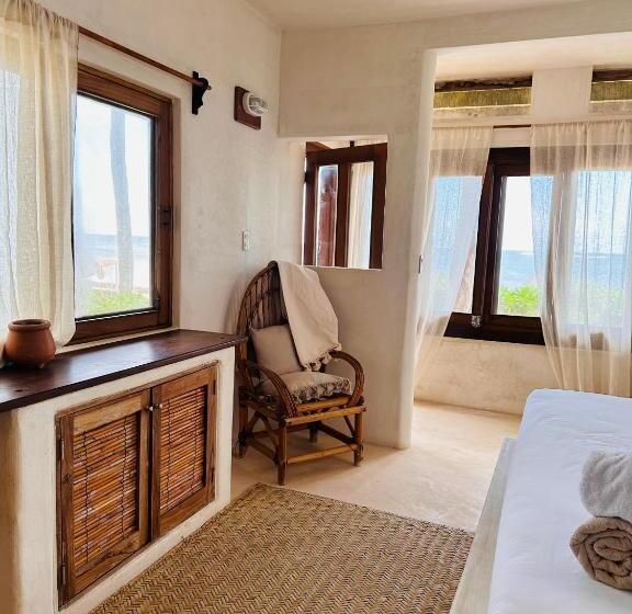 סטודיו דלוקס, La Conchita Tulum