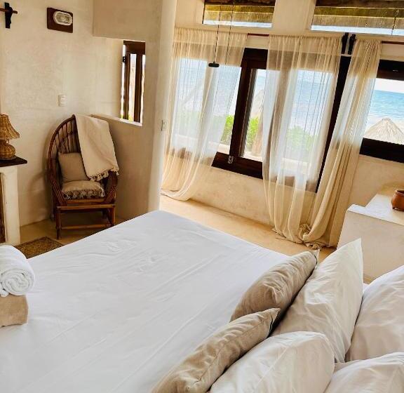 סטודיו דלוקס, La Conchita Tulum