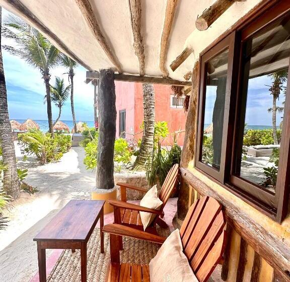 מיטת קינג בסוויטה, La Conchita Tulum