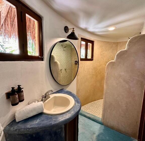 מיטת קינג בסוויטה, La Conchita Tulum