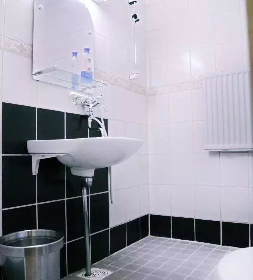 Standard Yhden Hengen Huone Jaettu Kylpyhuone, Lamminpää