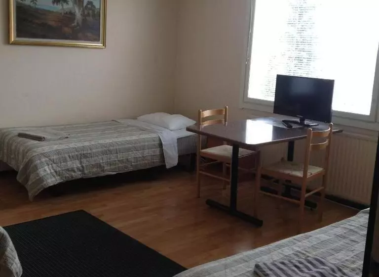Standard Kolmen Hengen Huone Jaettu kylpyhuone, Lamminpää