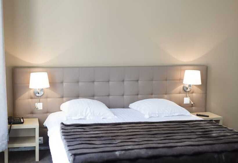 غرفة قياسية, Le Saint Louis