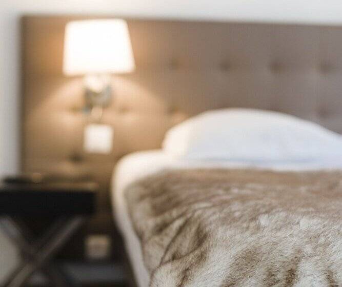 غرفة قياسية, Le Saint Louis