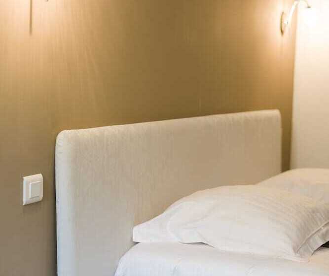 غرفة قياسية, Le Saint Louis