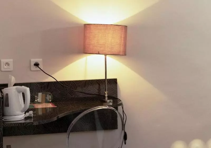 Standard Yhden Hengen Huone, Le Saint Louis