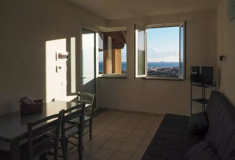 آپارتمان 1 خوابه با چشم‌انداز دریا, Agriturismo I Castellari