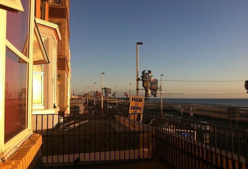 Номер Стандарт Вид на Море, The Royal Windsor