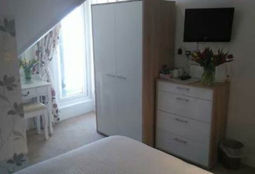 Номер Стандарт, Tudor Court