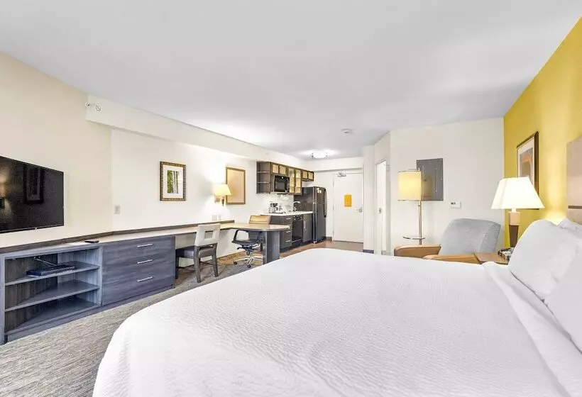 スタンダードスタジオ, Candlewood Suites Erie, An Ihg