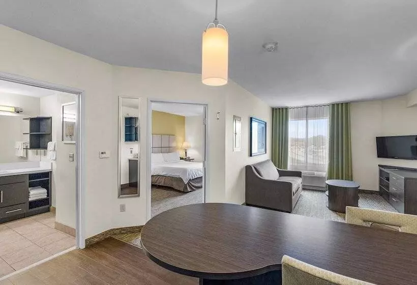 キングサイズベッドのスイートルーム, Candlewood Suites Erie, An Ihg