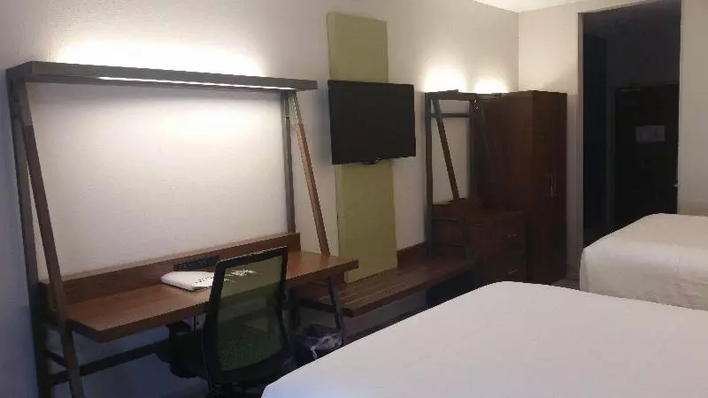 スタンダードルーム, Holiday Inn Express Slidell, An Ihg