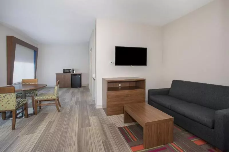 スイート, Holiday Inn Express Slidell, An Ihg