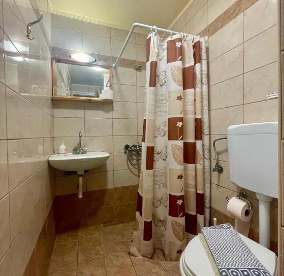 标准单人间, Lefka