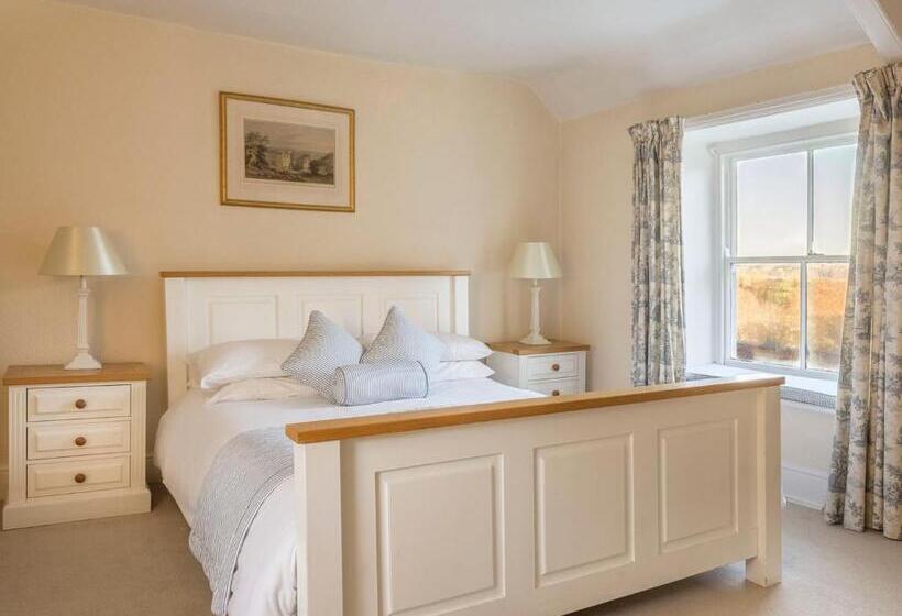 חדר סטנדרט לשלושה, The Fauconberg