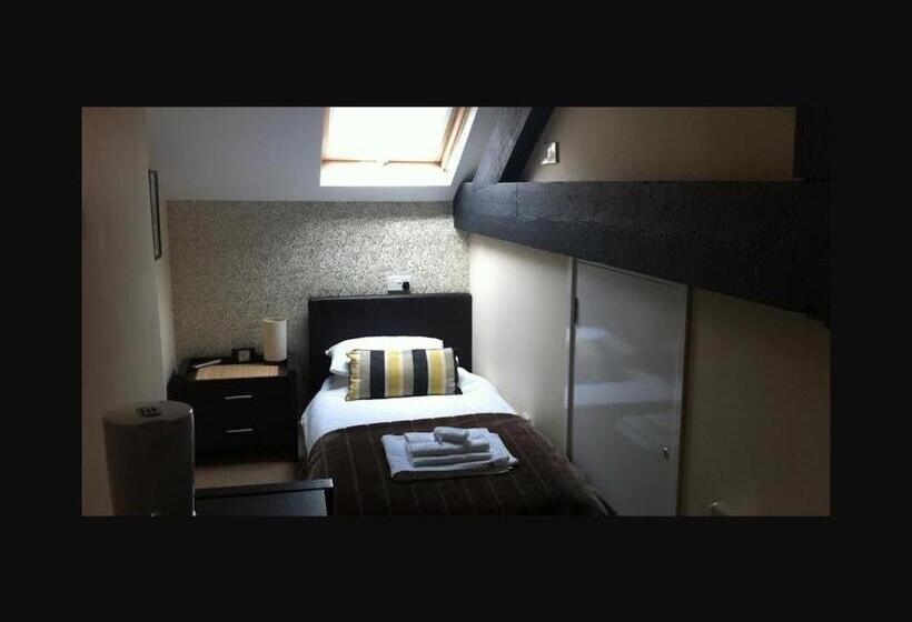 اتاق استاندارد یک نفره, The Old Bell