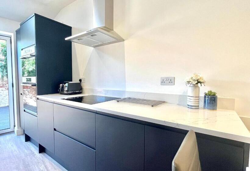 خانه 3 خوابه, Mode Apartments St Annes