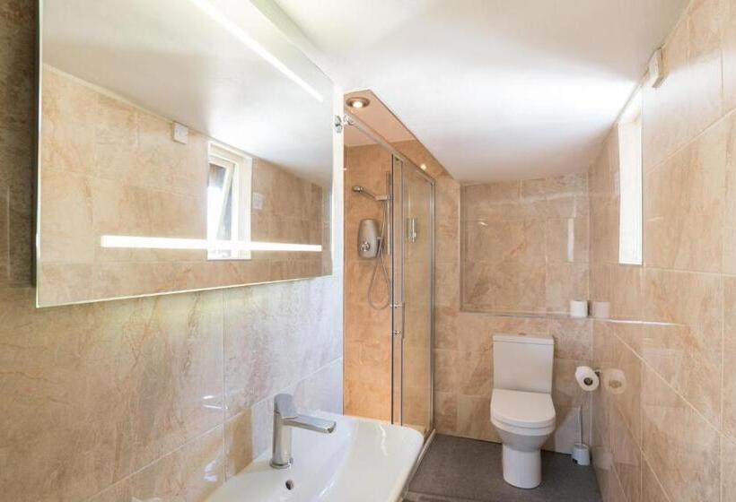 Номер Стандарт Внутренний, The Kings Head